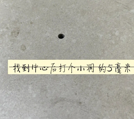 吉利瓷砖空鼓维修公司专业解答在瓷砖铺贴过程中，如果砂料搅拌不均匀，将会带来以下问题